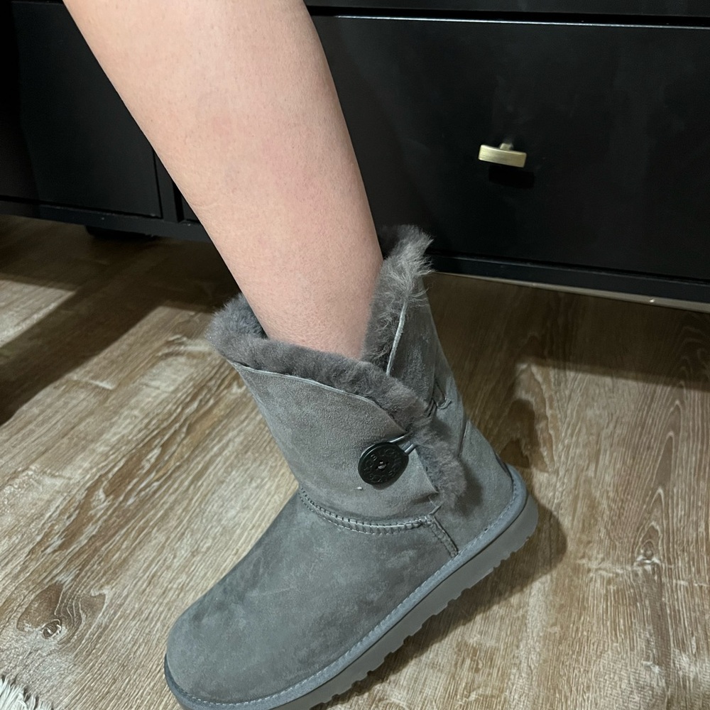 Women's Gray Shearling Boots